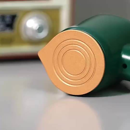 IronShear 2 u 1 glačalo, s parnim rezačem za vlakna, zeleno